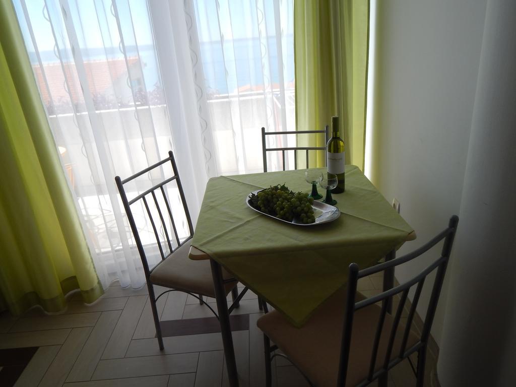 Apartments Sofija Podstrana Buitenkant foto